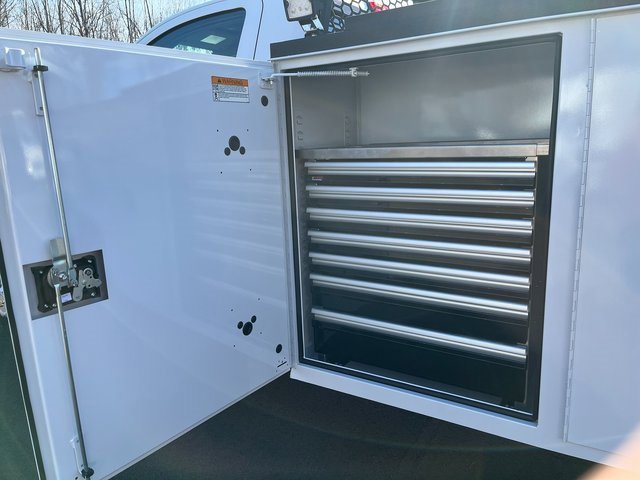 2024 Chevrolet Silverado 3500HD Work Truck photo 3