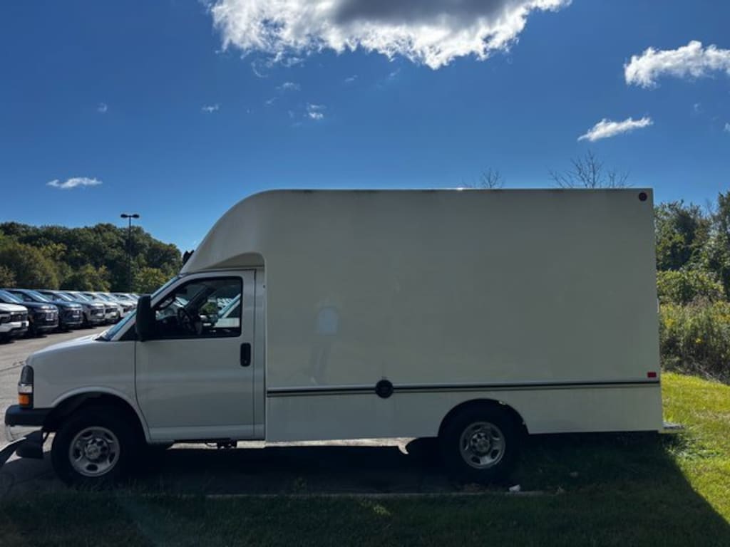 New 2024 Chevrolet Express Cutaway 3500 1WT Cutaway Van