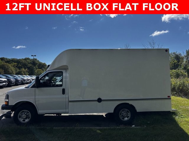 2024 Chevrolet Express Cutaway Base's photo