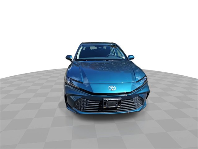 2025 Toyota Camry LE photo 3