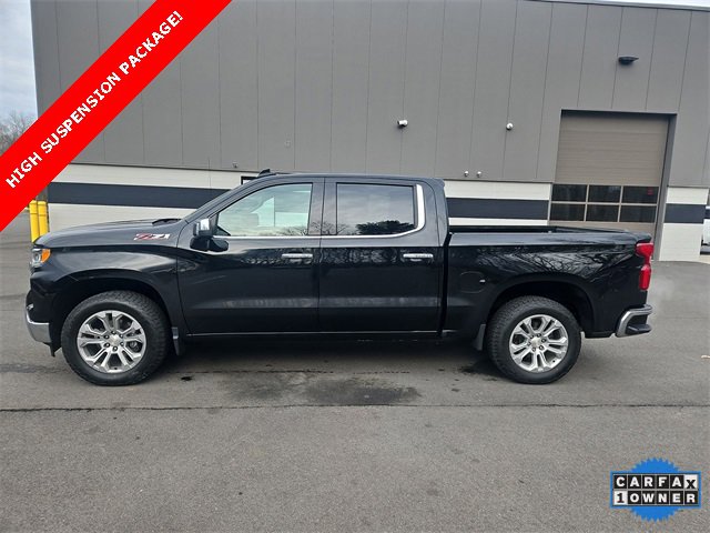 2024 Chevrolet Silverado 1500 LTZ photo 2