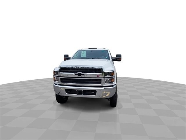 2024 Chevrolet Silverado 5500HD Work Truck photo 3