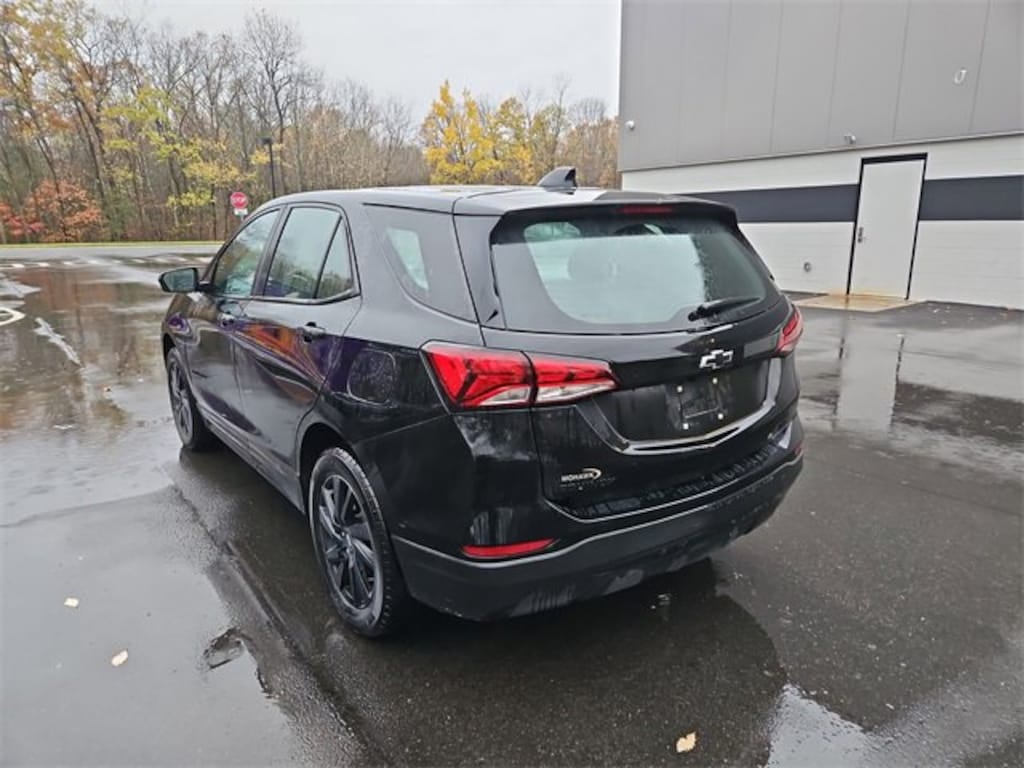Used 2023 Chevrolet Equinox LS SUV