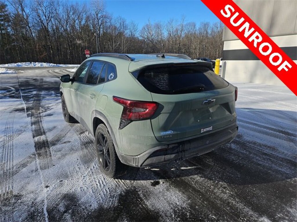 Used 2025 Chevrolet Trax Activ SUV