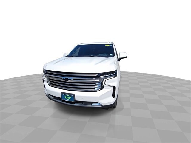 2022 Chevrolet Suburban High Country photo 2