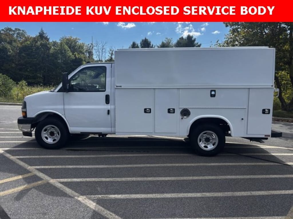 New 2024 Chevrolet Express Cutaway 3500 1WT Cutaway Van