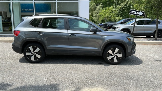 Used 2023 Volkswagen Taos S with VIN 3VVMX7B21PM354686 for sale in Mohegan Lake, NY