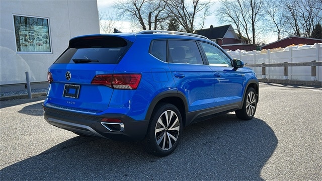 Used 2023 Volkswagen Taos SE with VIN 3VVEX7B25PM318469 for sale in Mohegan Lake, NY