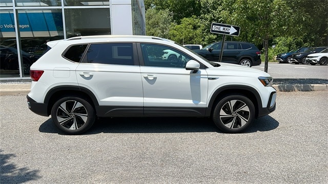 Used 2023 Volkswagen Taos SE with VIN 3VVVX7B20PM359754 for sale in Mohegan Lake, NY