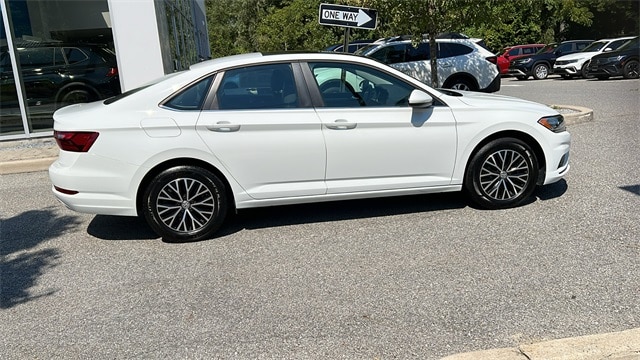 Used 2020 Volkswagen Jetta SE with VIN 3VWC57BU8LM089046 for sale in Mohegan Lake, NY