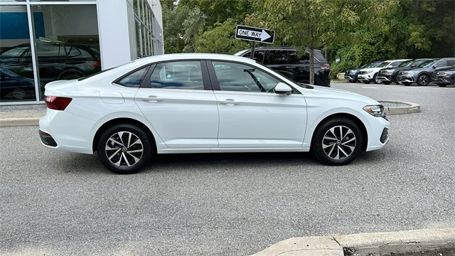 Used 2024 Volkswagen Jetta S with VIN 3VW5M7BU8RM000371 for sale in Mohegan Lake, NY