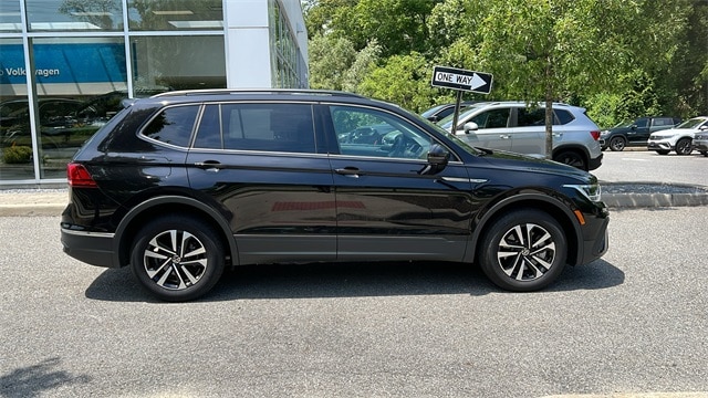 Used 2024 Volkswagen Tiguan S with VIN 3VVFB7AX4RM013063 for sale in Mohegan Lake, NY