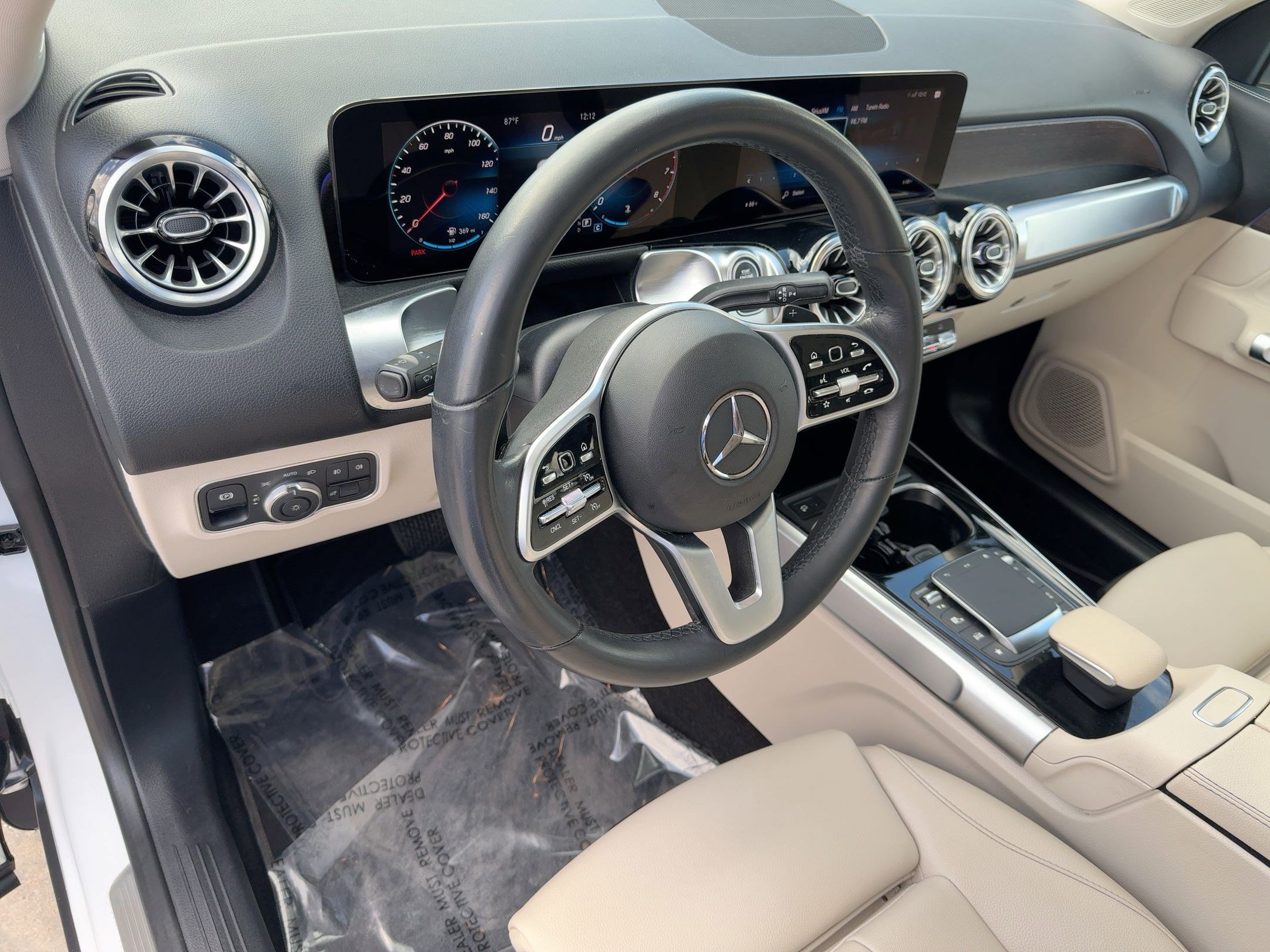 2023 Mercedes Benz GLB 250 photo 3