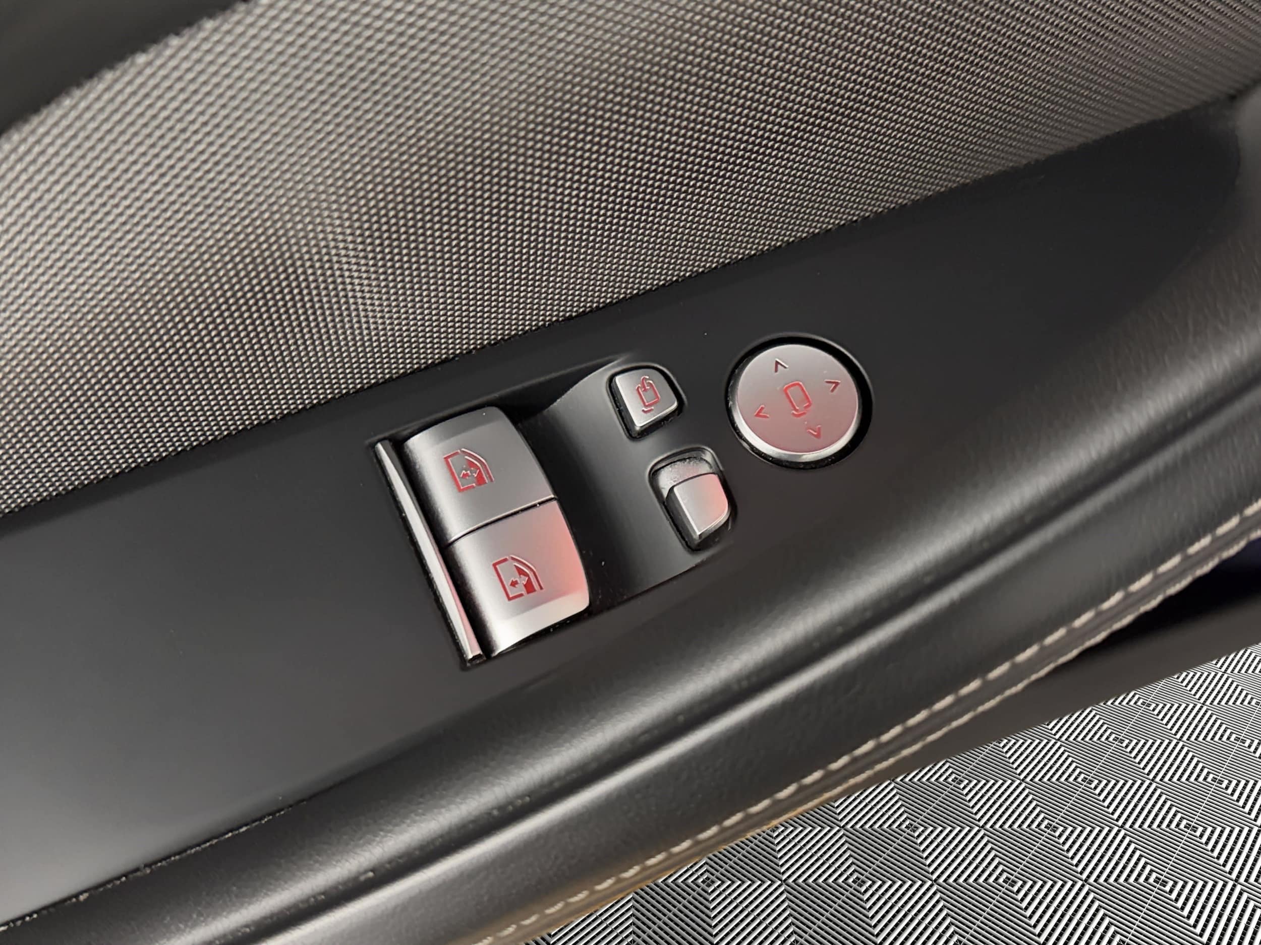 2023 BMW 8 Series M850i - Photo 15