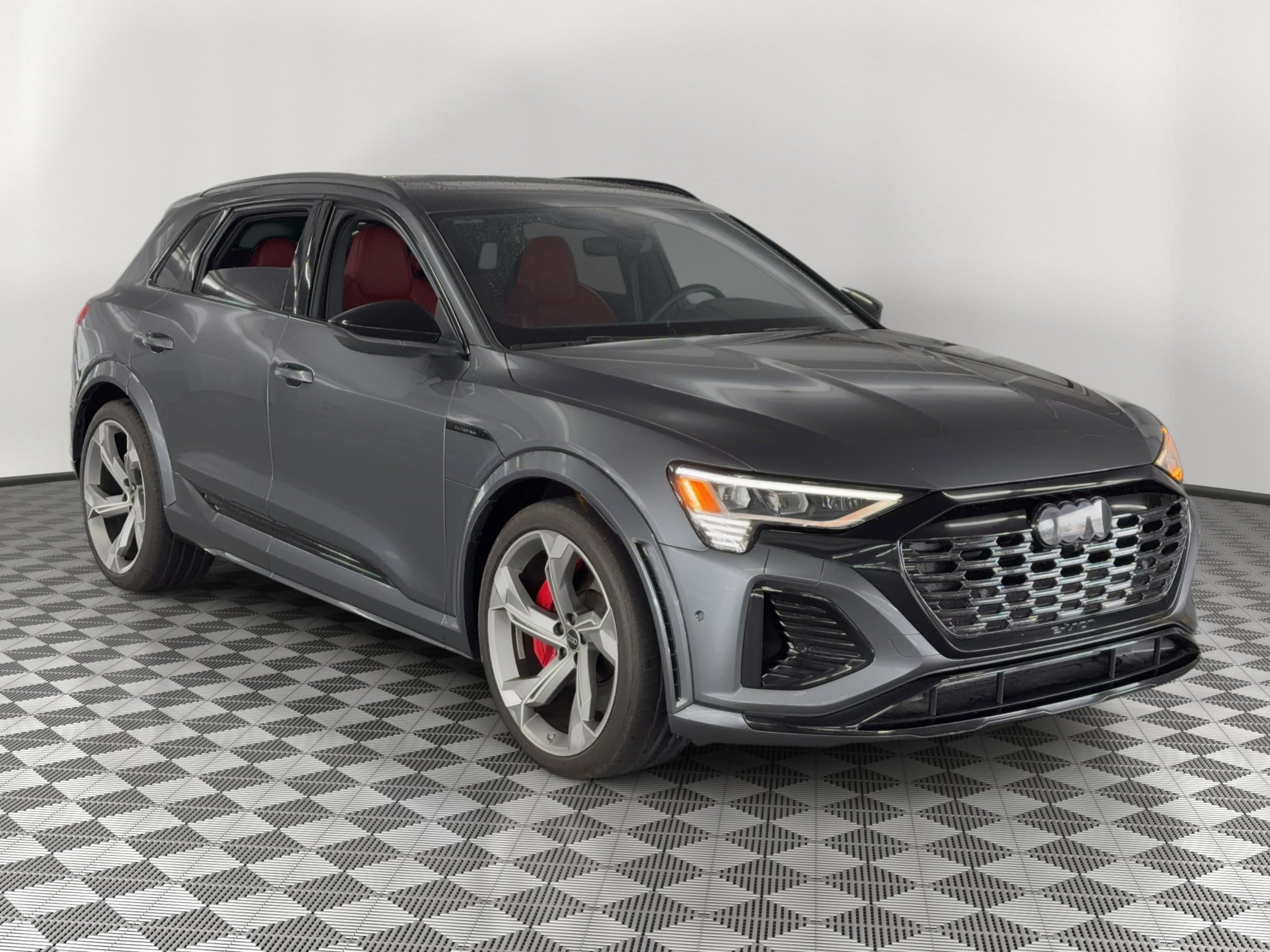 SQ8 E-tron Premium Plus SUV