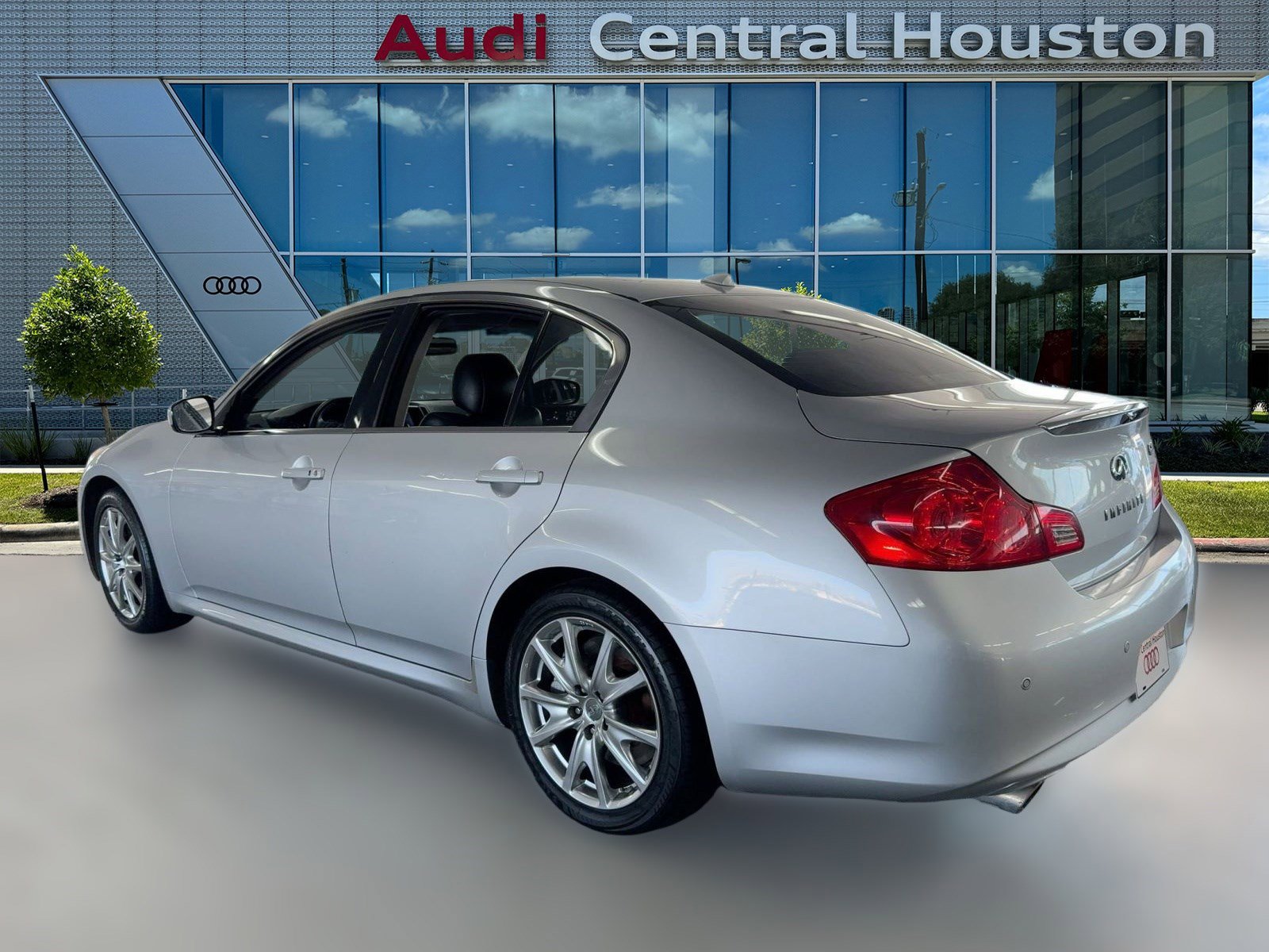 2013 Infiniti G37 Journey photo 3