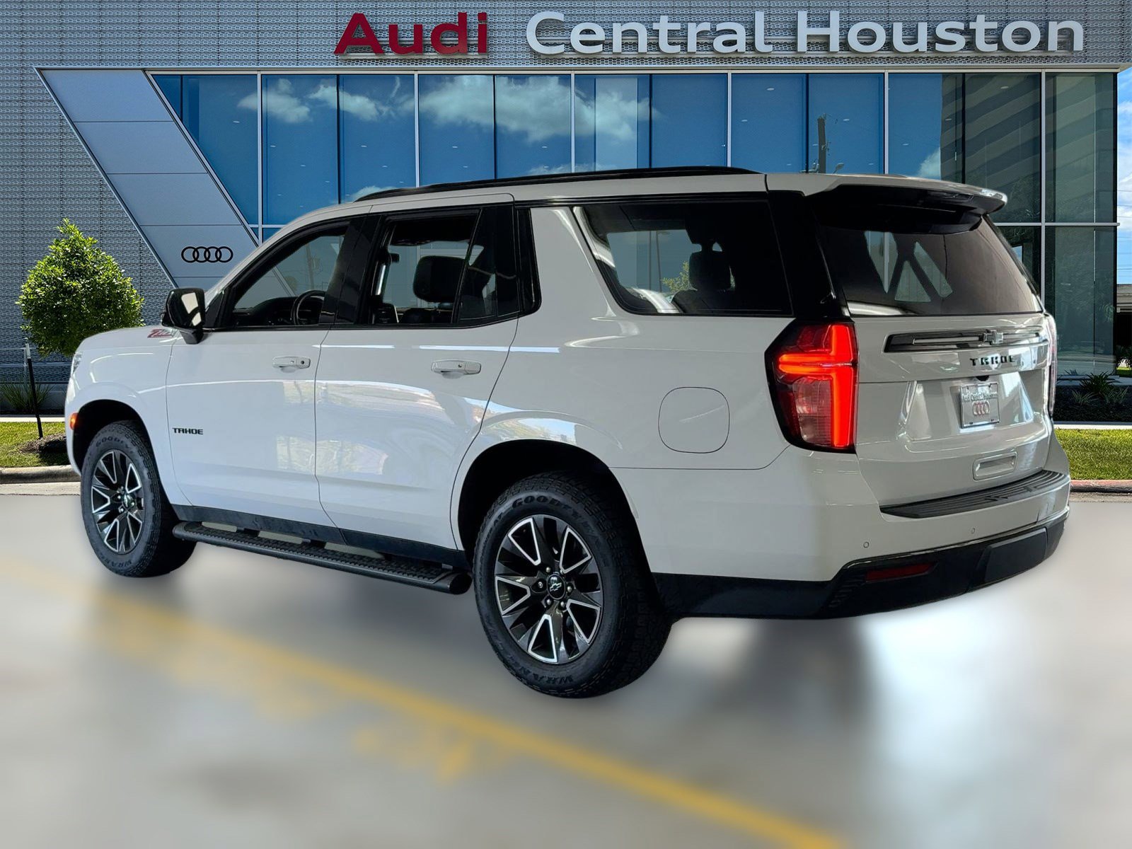 2022 Chevrolet Tahoe Z71 photo 3