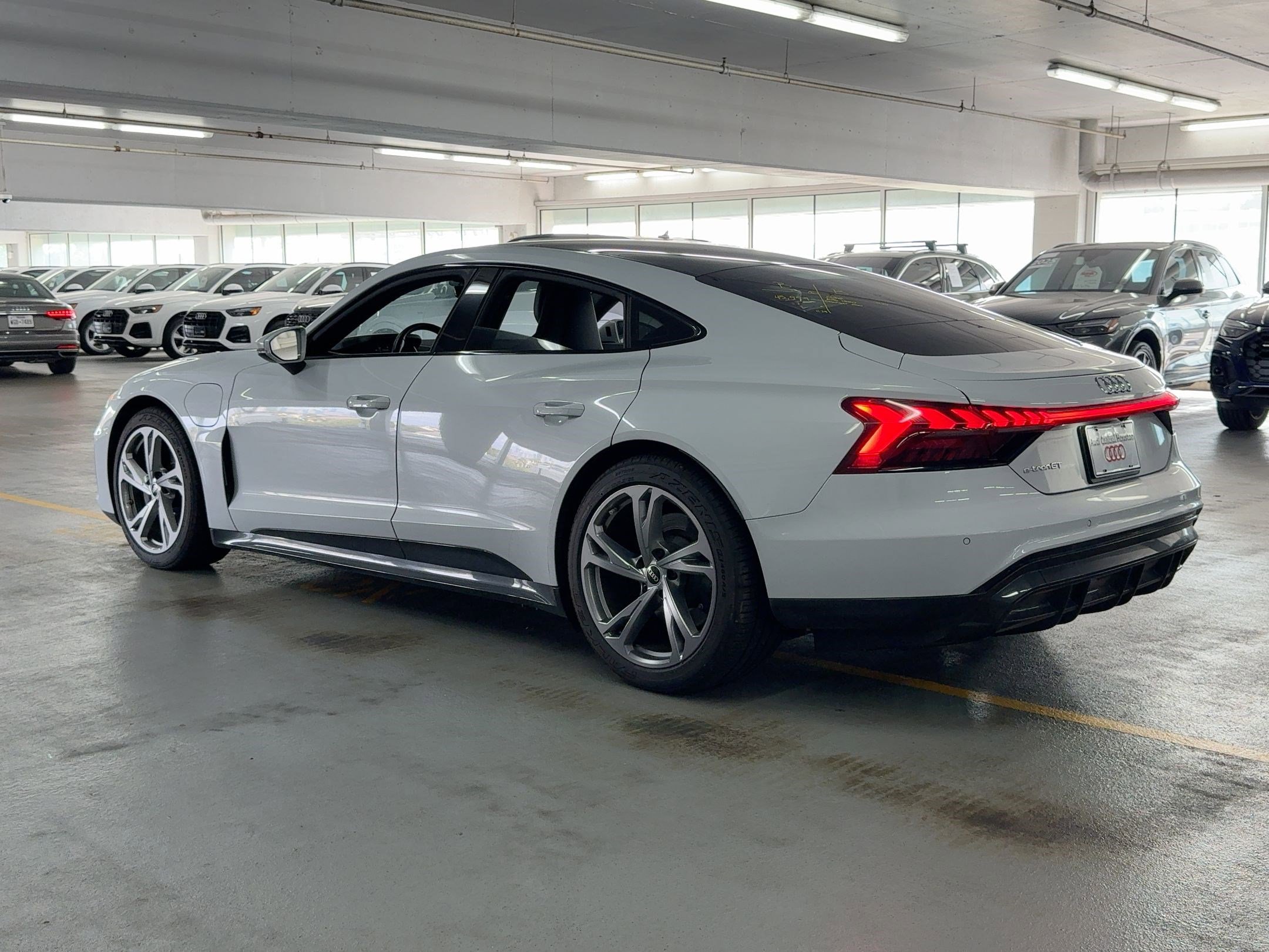 2023 Audi e-tron GT Premium Plus photo 3