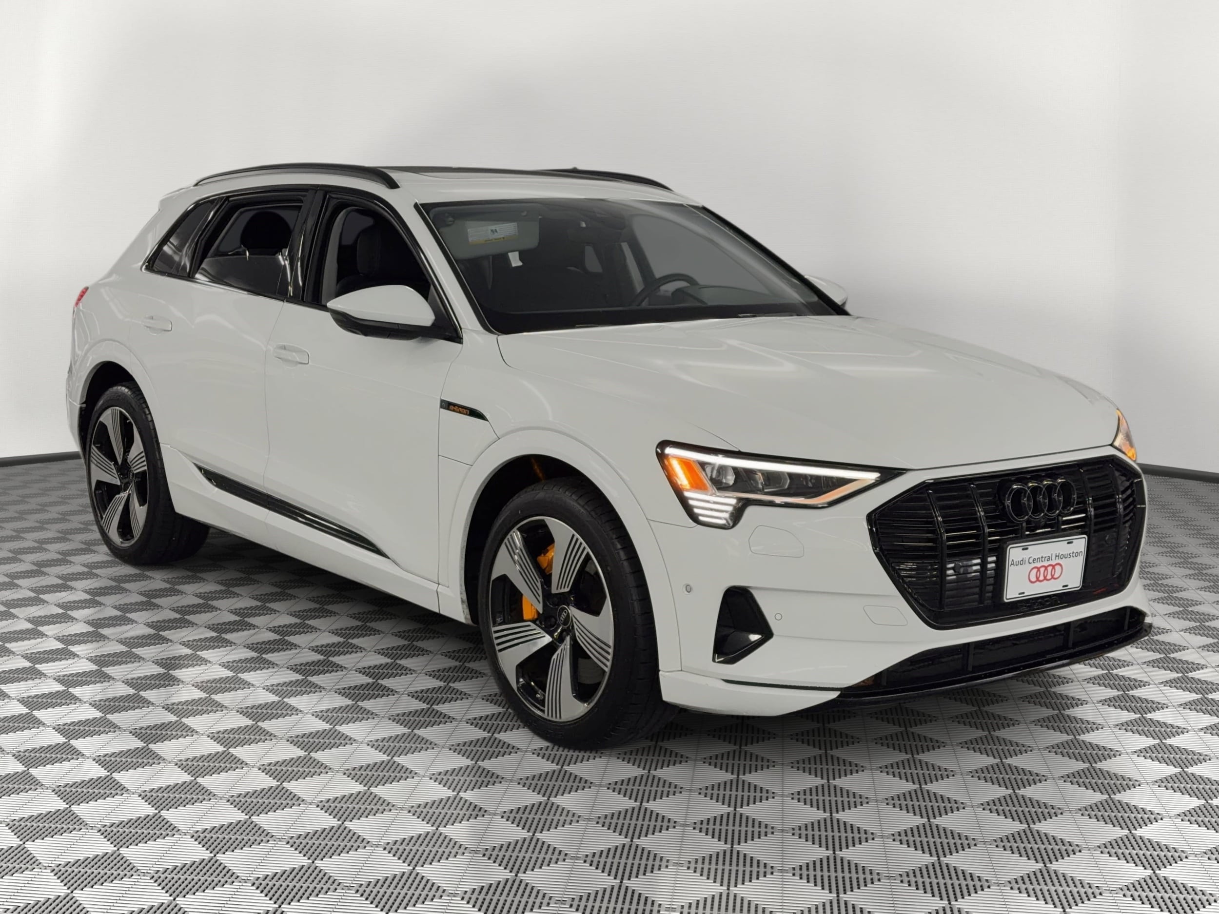E-tron Premium Plus SUV