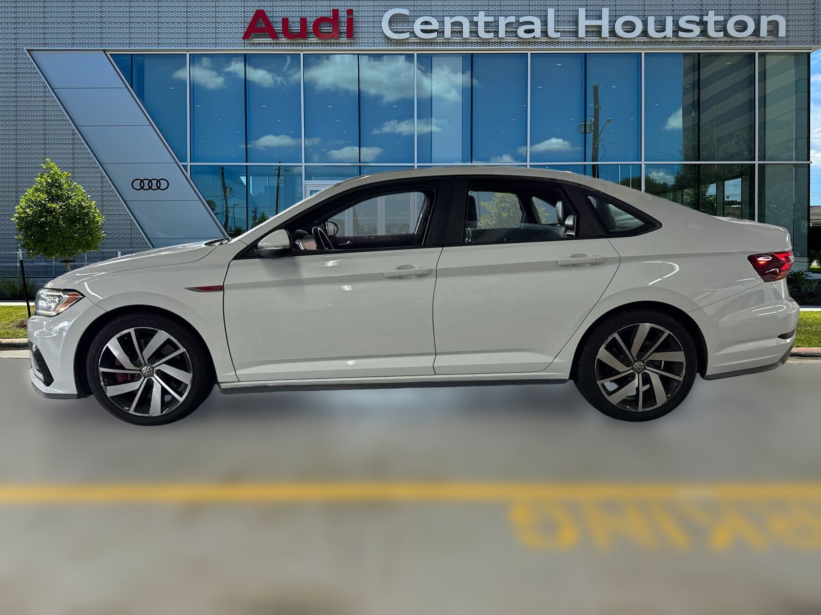 2019 Volkswagen Jetta GLI Autobahn photo 2