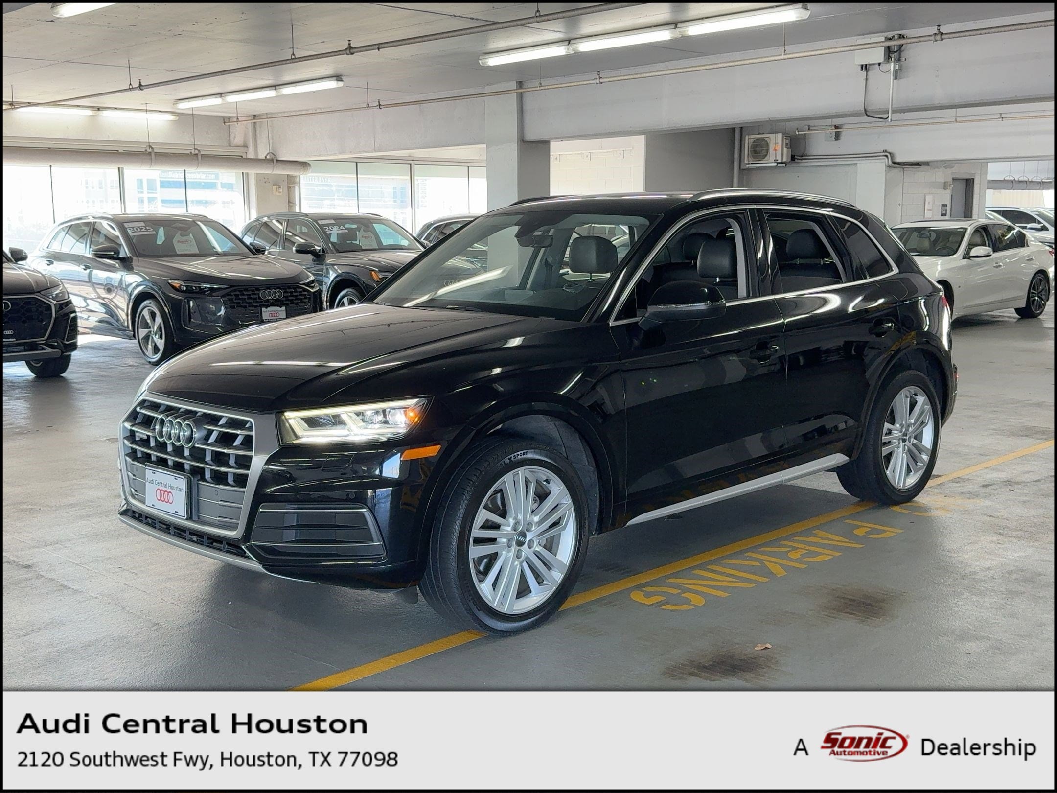 2020 Audi Q5 Premium Plus's photo