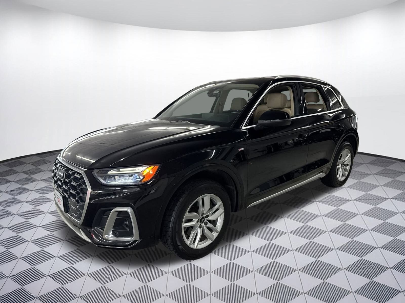 2022 Audi Q5 S line Premium photo 2