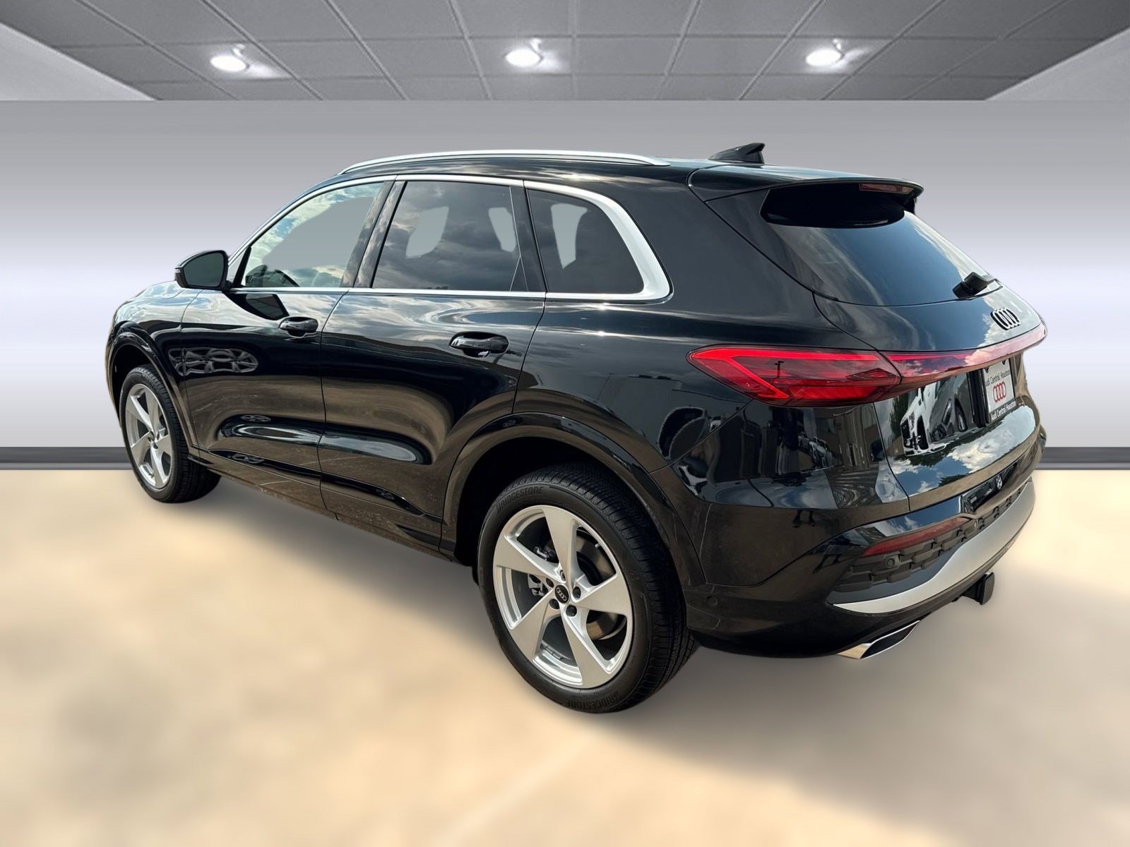 2025 Audi Q5 2.0T Premium Plus photo 3