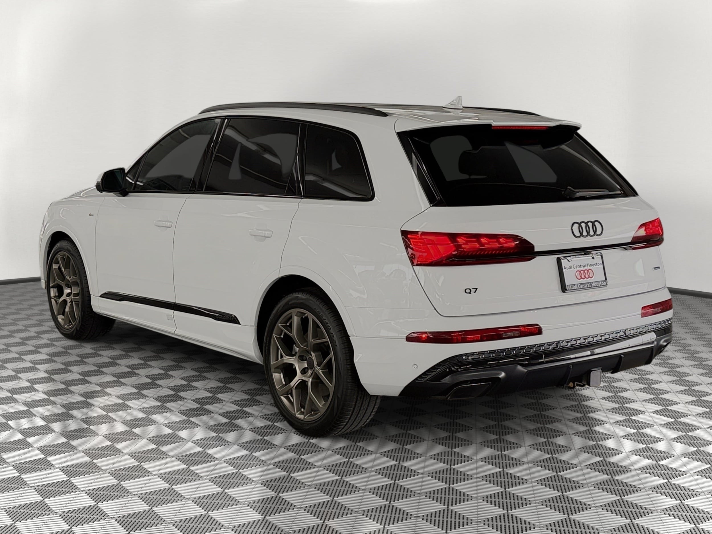 Q7 Prestige SUV