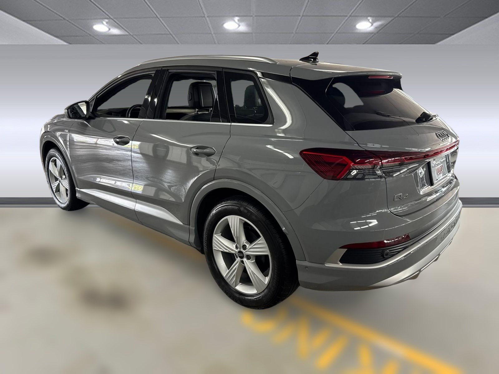 2024 Audi Q4 E-tron Prestige photo 2