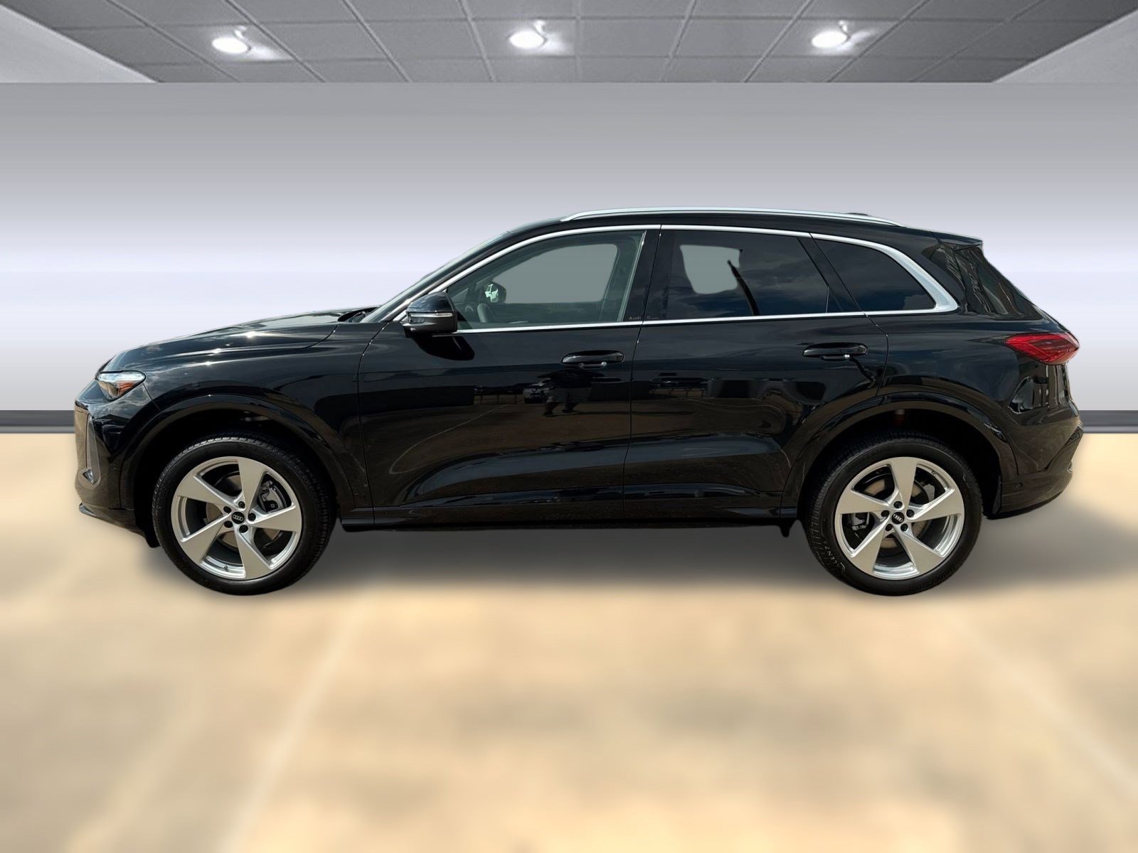 2025 Audi Q5 2.0T Premium Plus photo 2