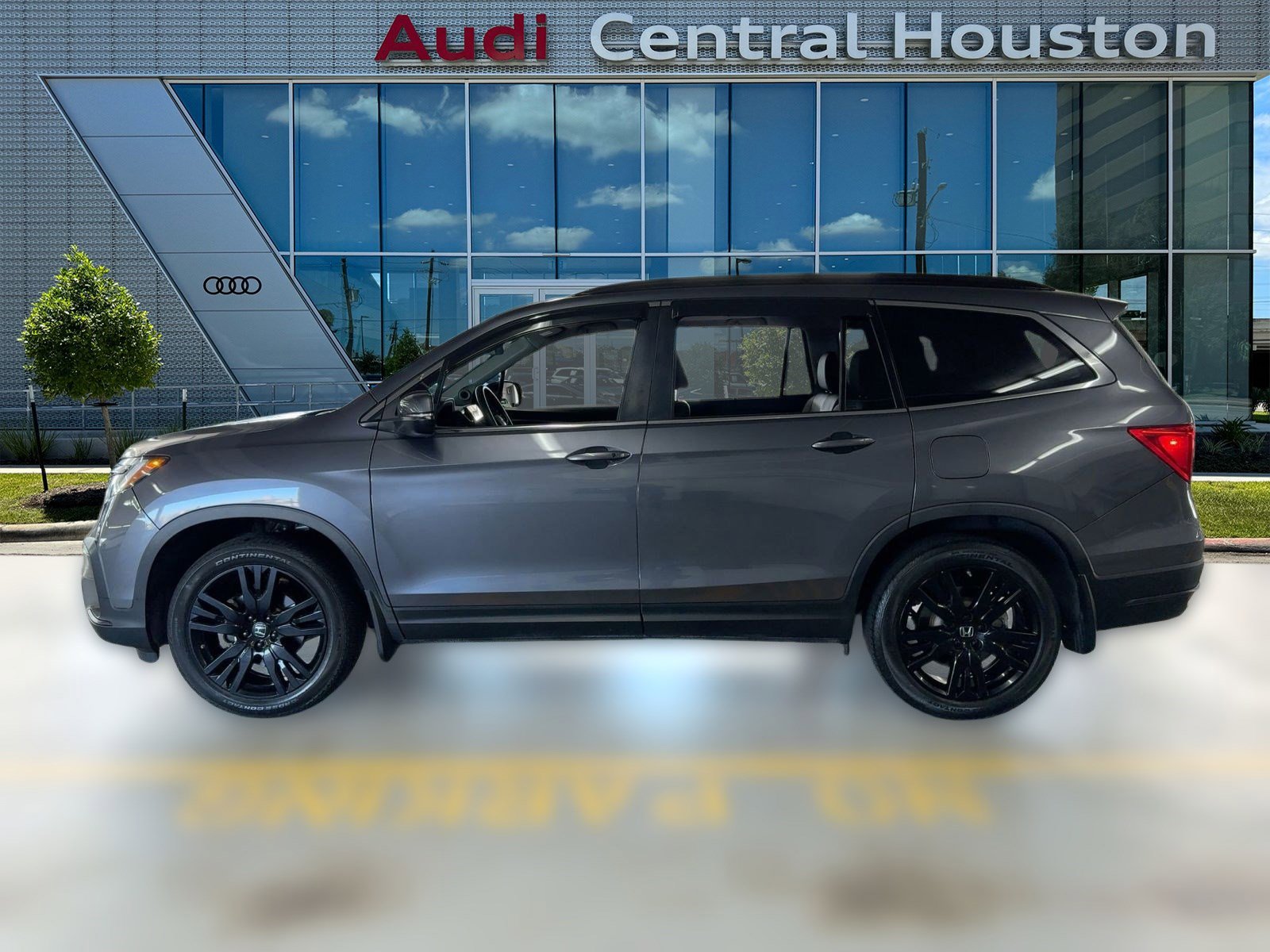 2022 Honda Pilot Special Edition photo 2