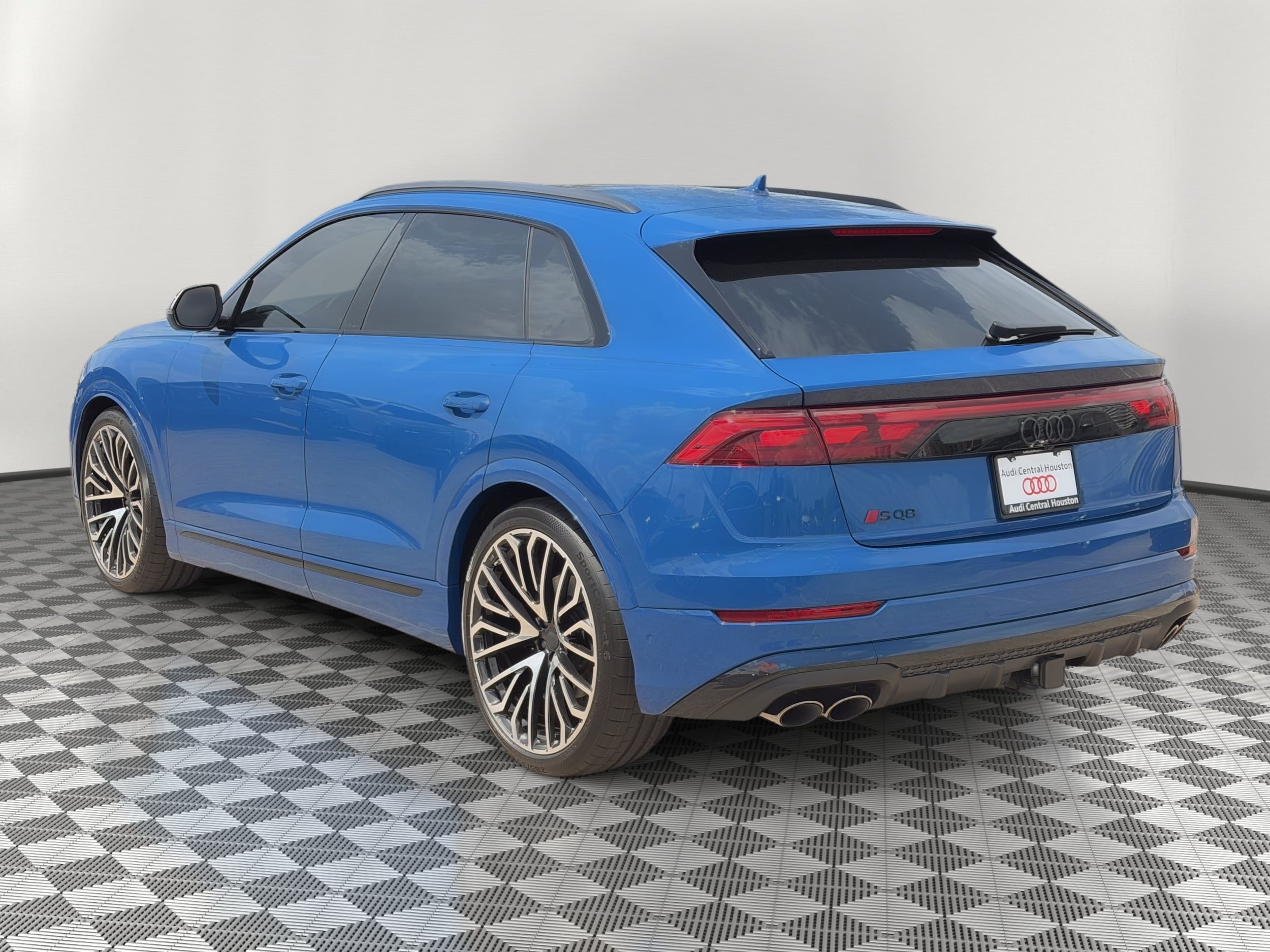 SQ8 Prestige SUV