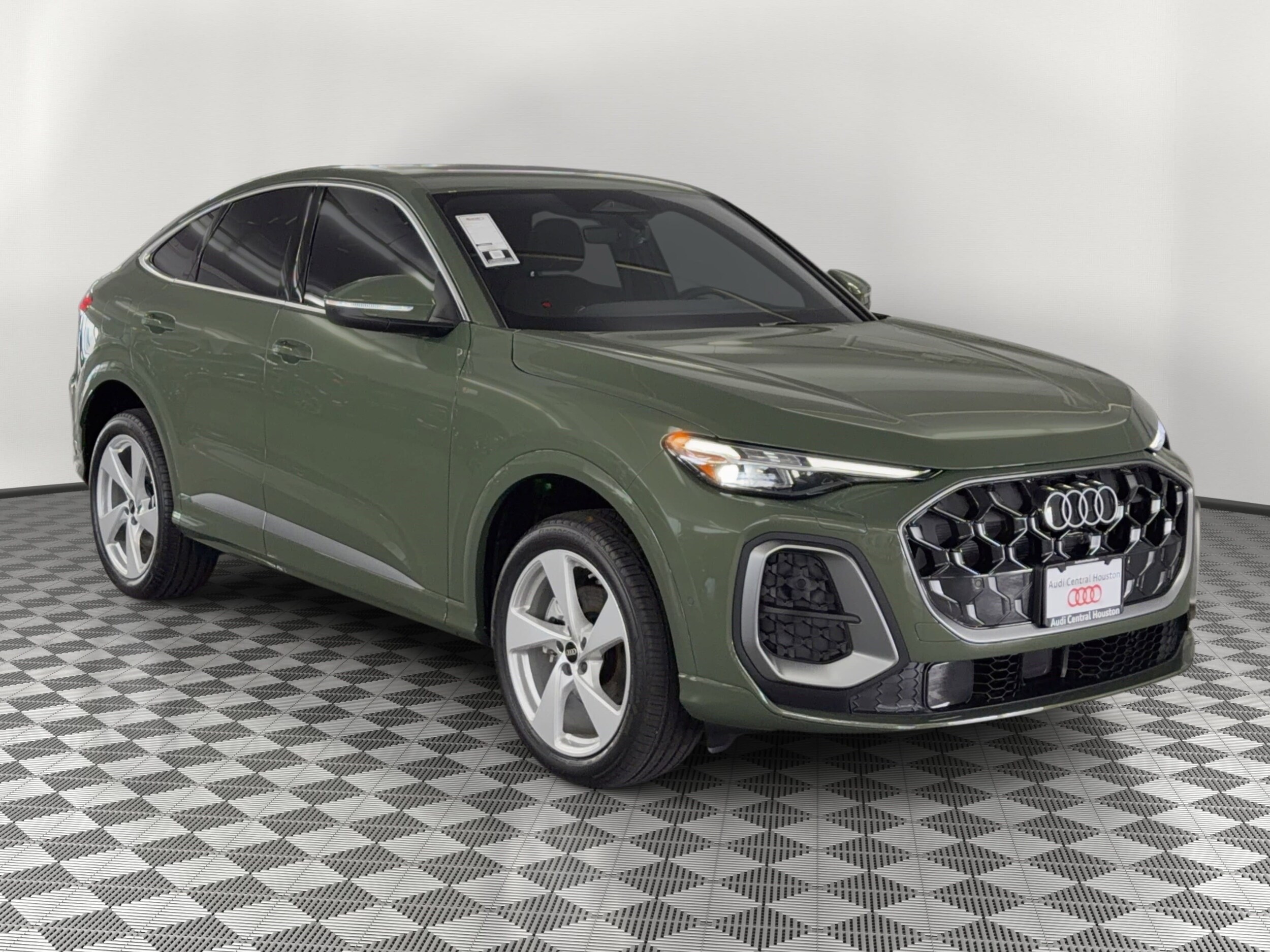 Q5 Sportback Premium Plus SUV