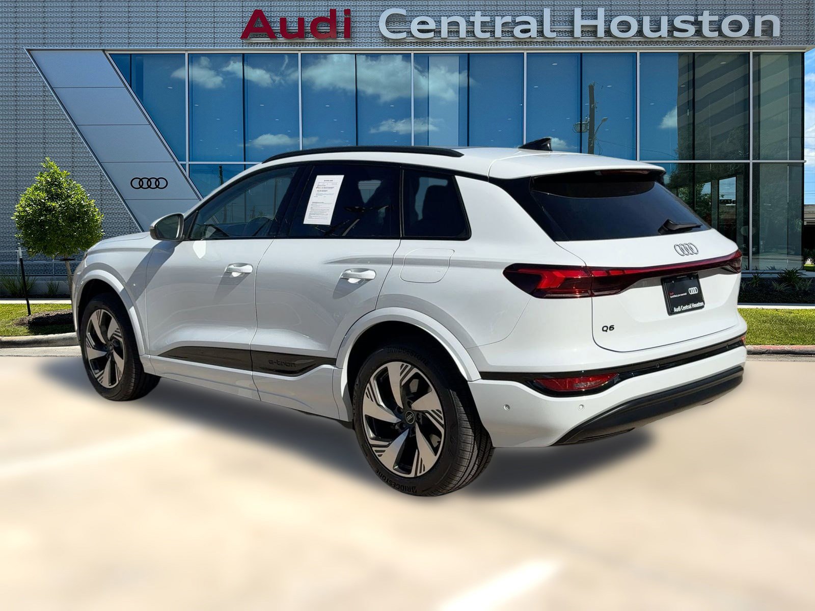 2025 Audi Q6 E-tron Premium Plus photo 2