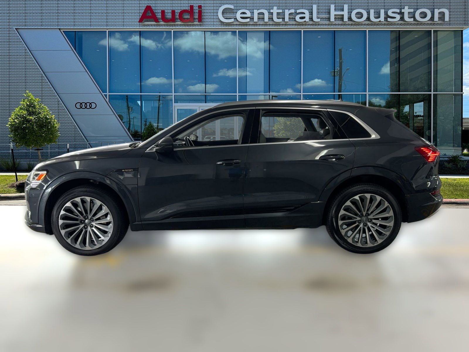 Used 2019 Audi e-tron Prestige with VIN WA1VABGE5KB011075 for sale in Houston, TX