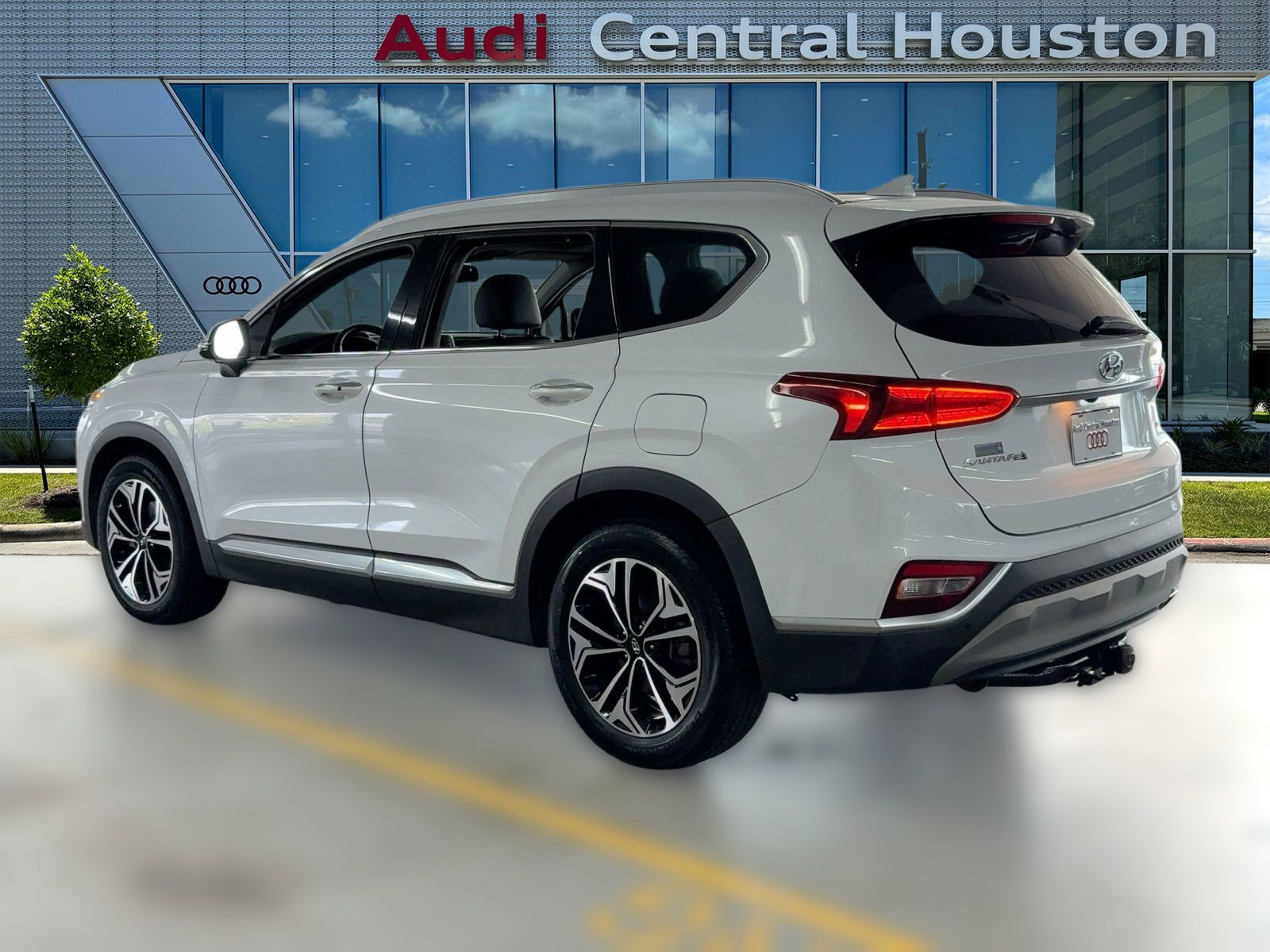 2020 Hyundai Santa Fe SEL photo 2
