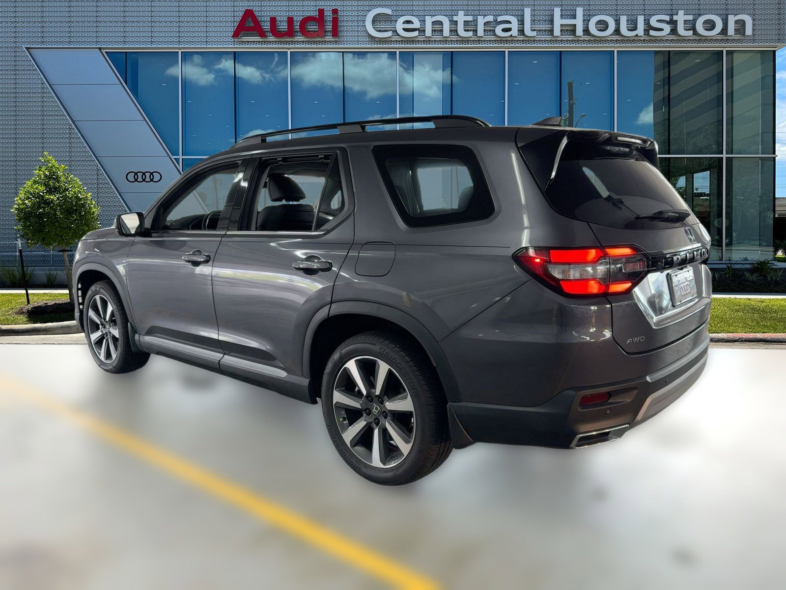 2024 Honda Pilot Elite photo 3