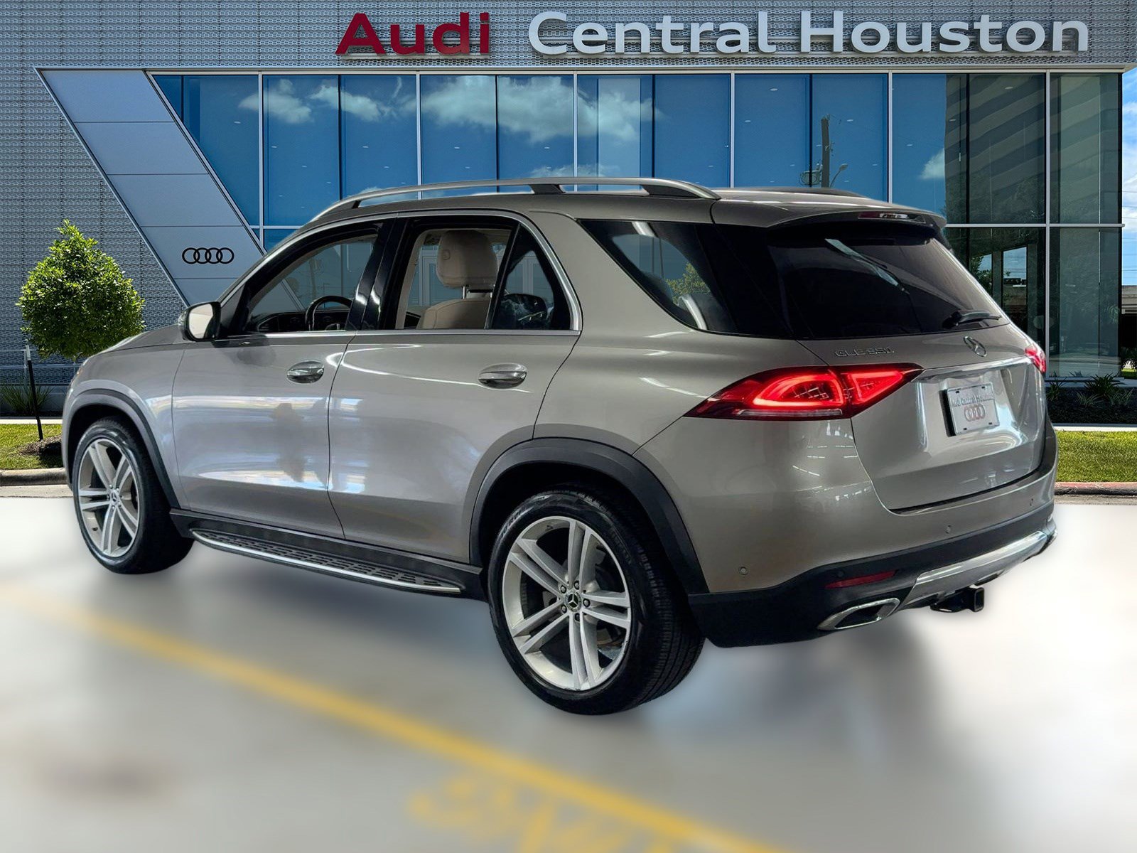 2021 Mercedes Benz GLE 350 photo 3