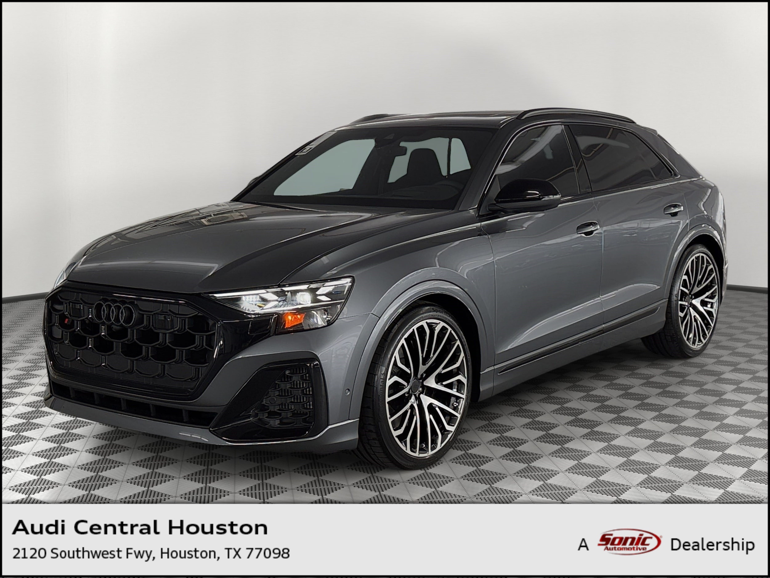 SQ8 Prestige SUV