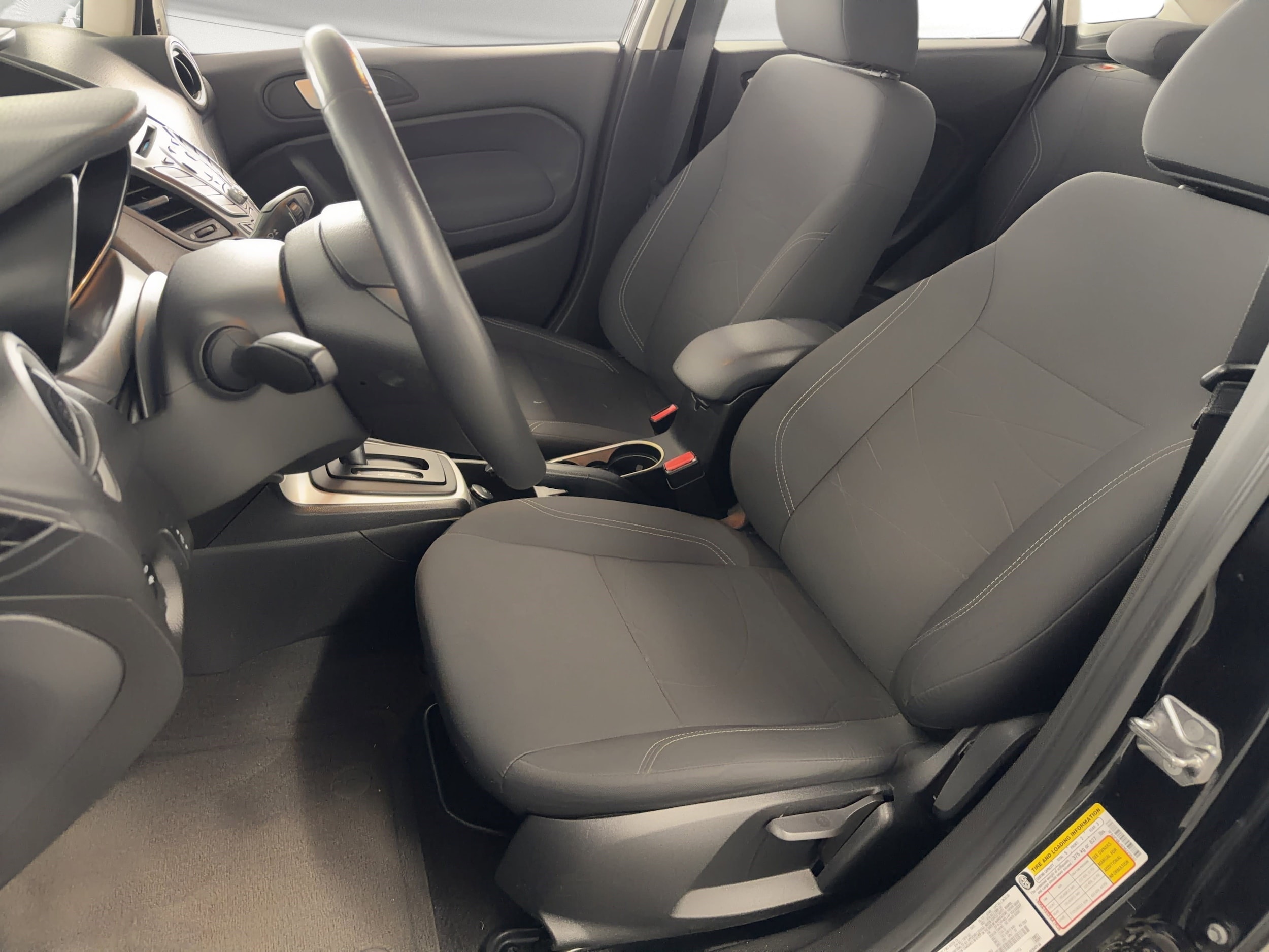 Fiesta SE Sedan