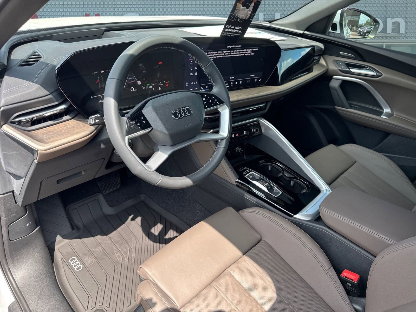 2025 Audi Q5 2.0T Premium Plus photo 3