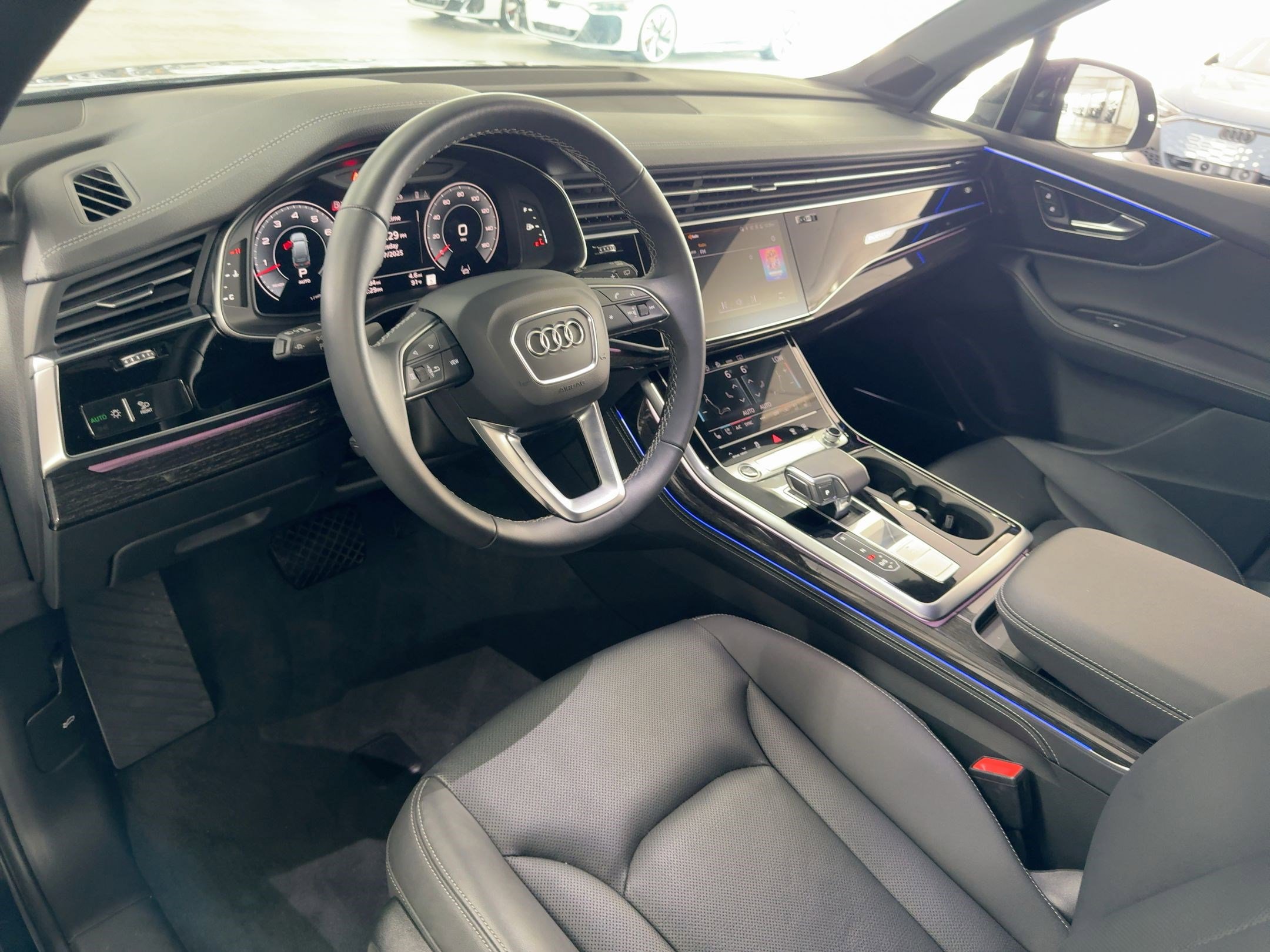 2025 Audi Q7 Premium Plus photo 3