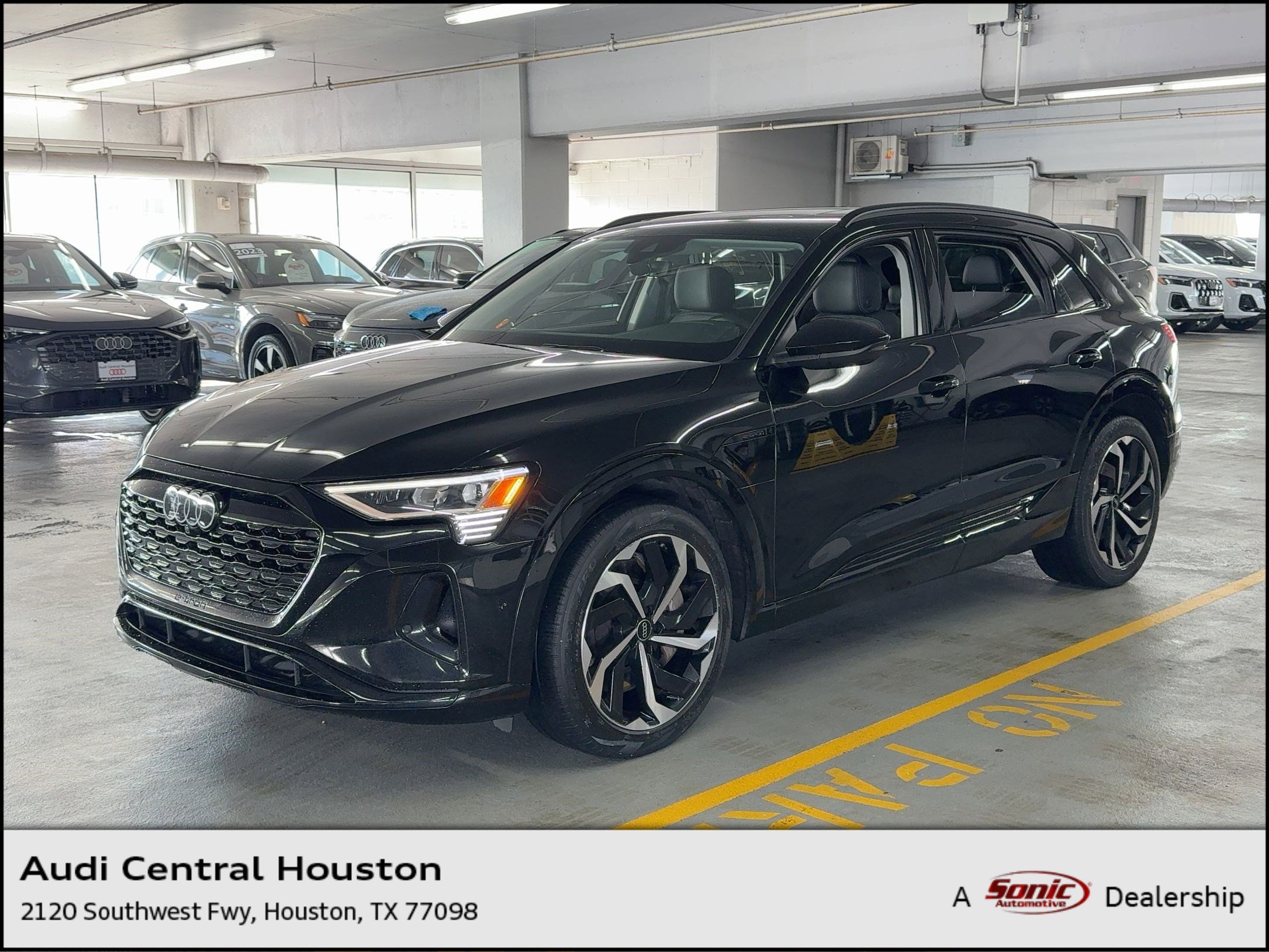 2024 Audi Q8 e-tron Premium Plus's photo