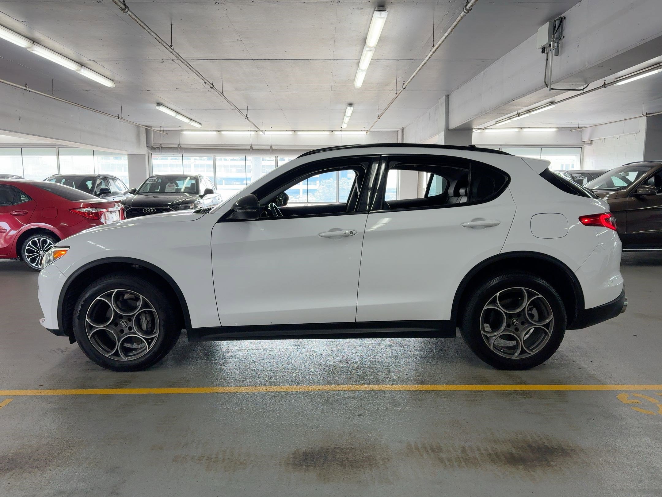 2021 Alfa Romeo Stelvio Sport Base photo 2