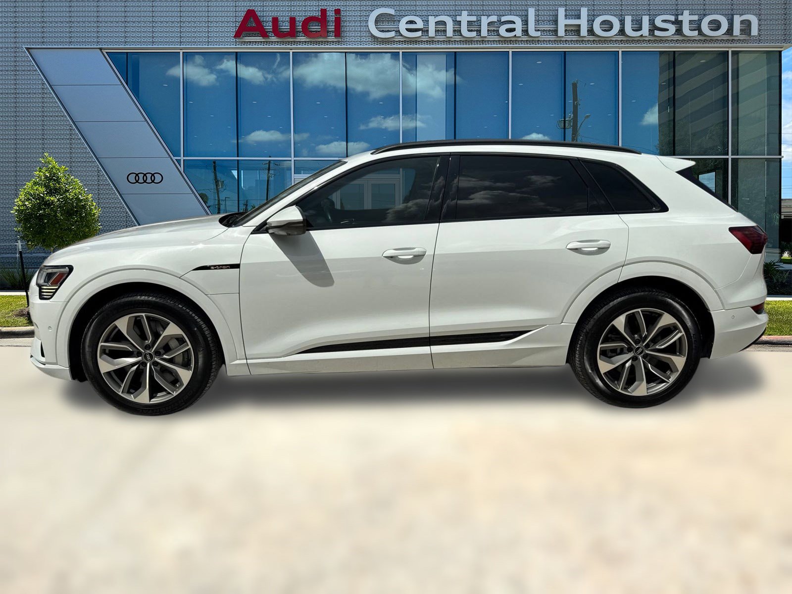 Used 2021 Audi e-tron Premium Plus with VIN WA1LAAGE4MB009726 for sale in Houston, TX