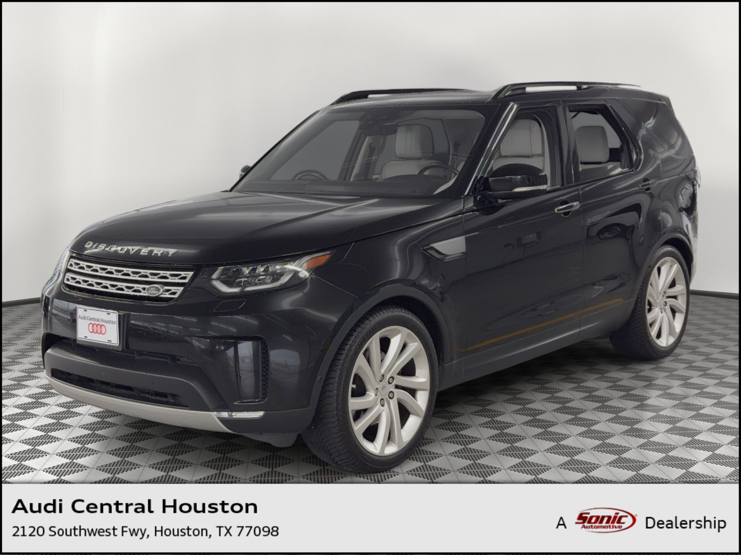 Discovery HSE Luxury SUV