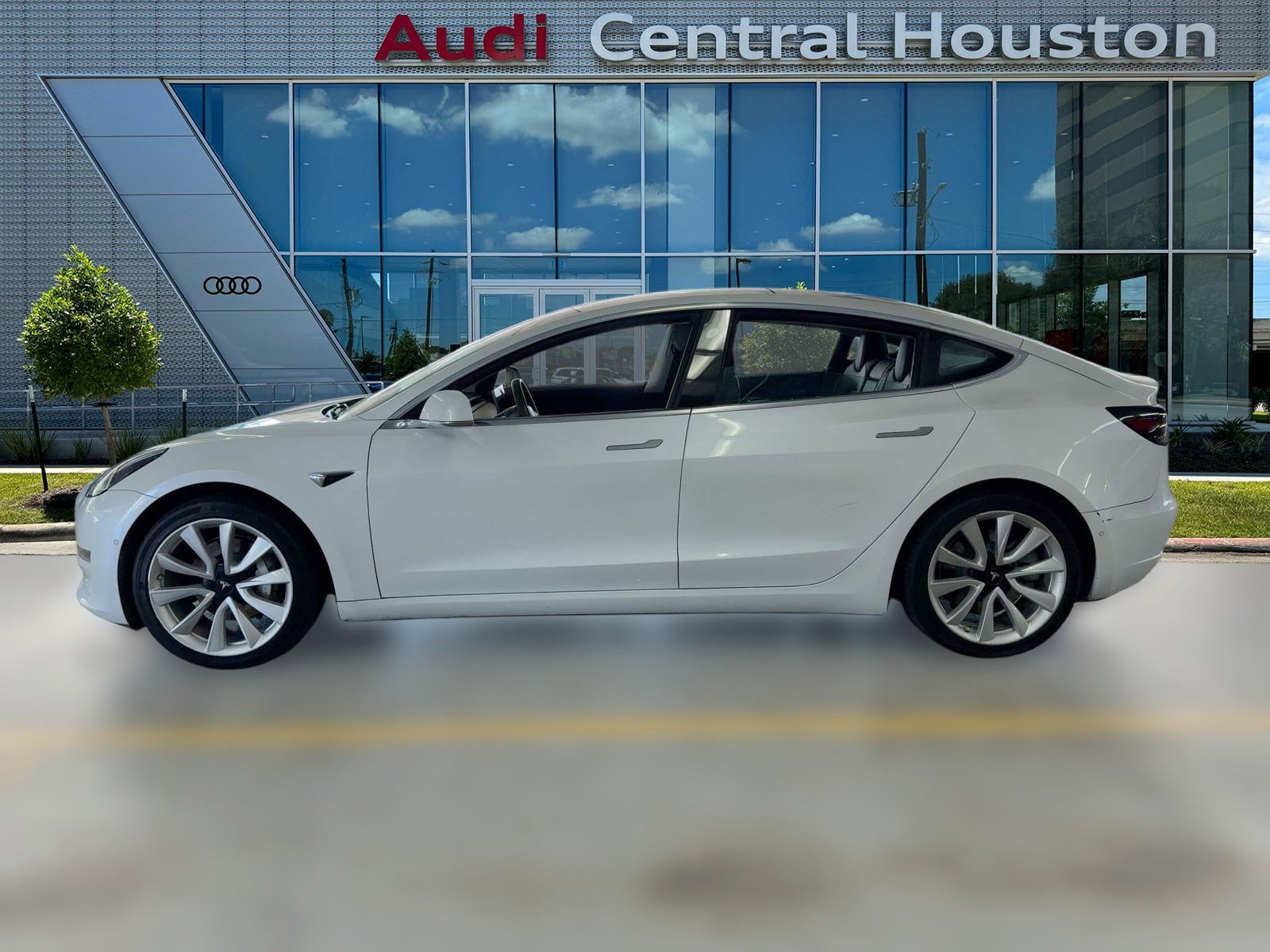 2019 Tesla Model 3 Long Range photo 2
