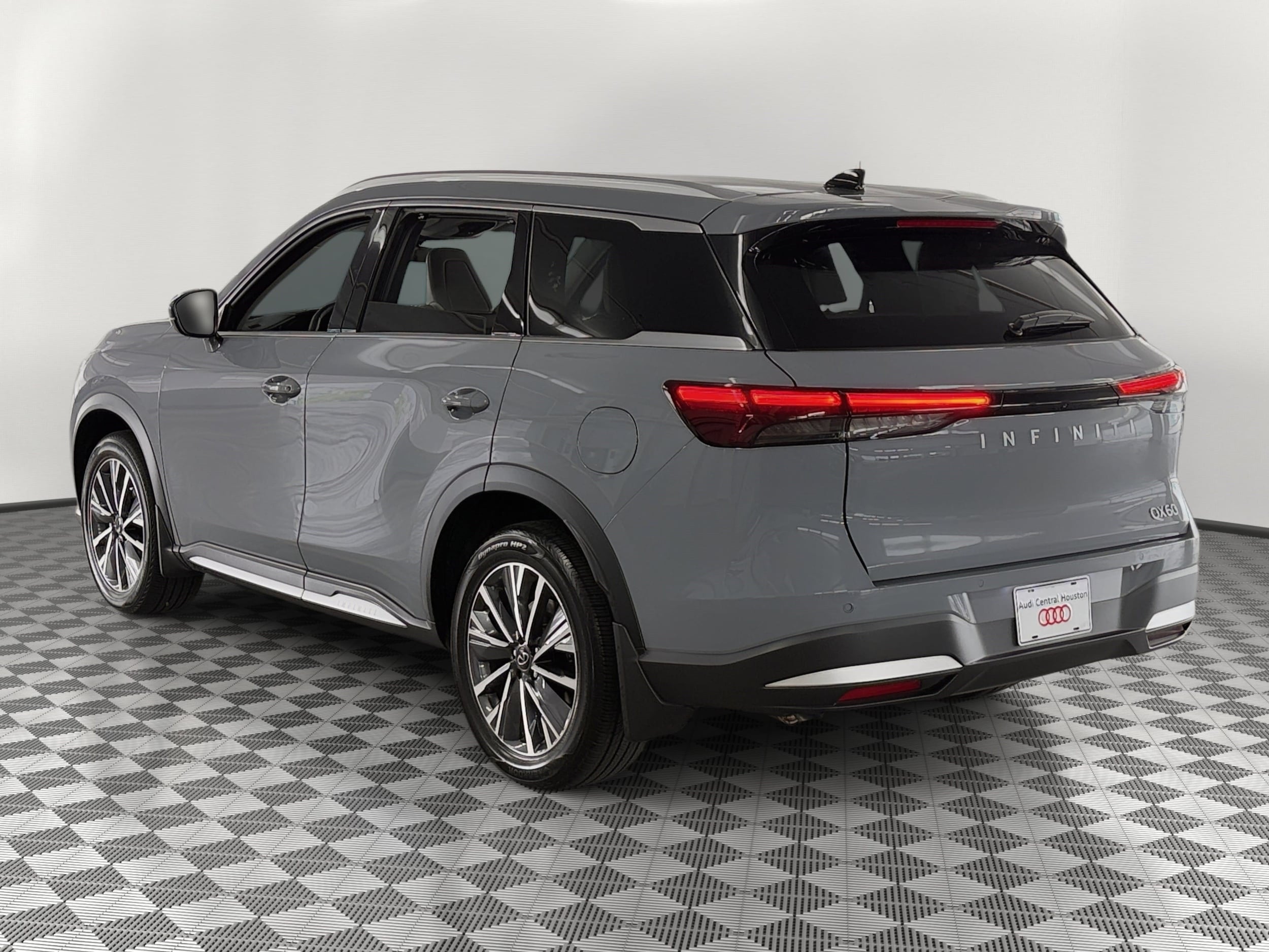 QX60 LUXE SUV