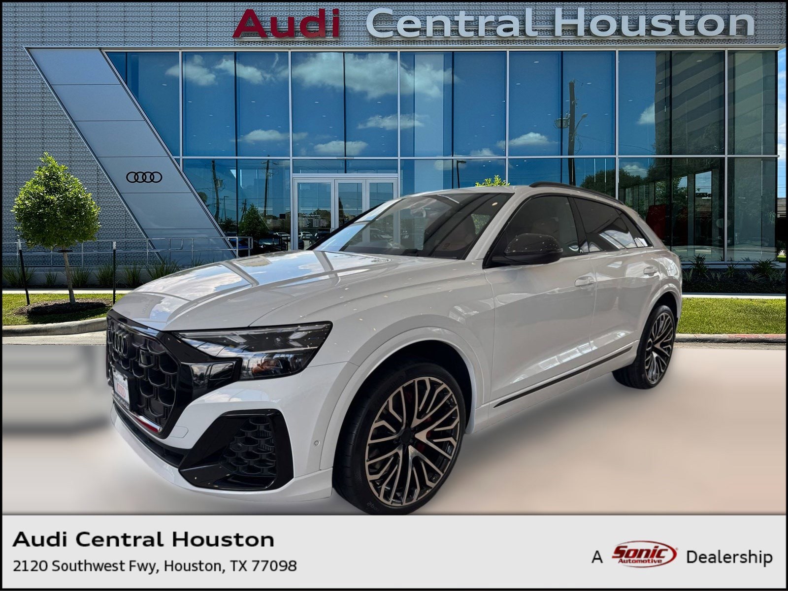 2026 Audi SQ8 Prestige's photo