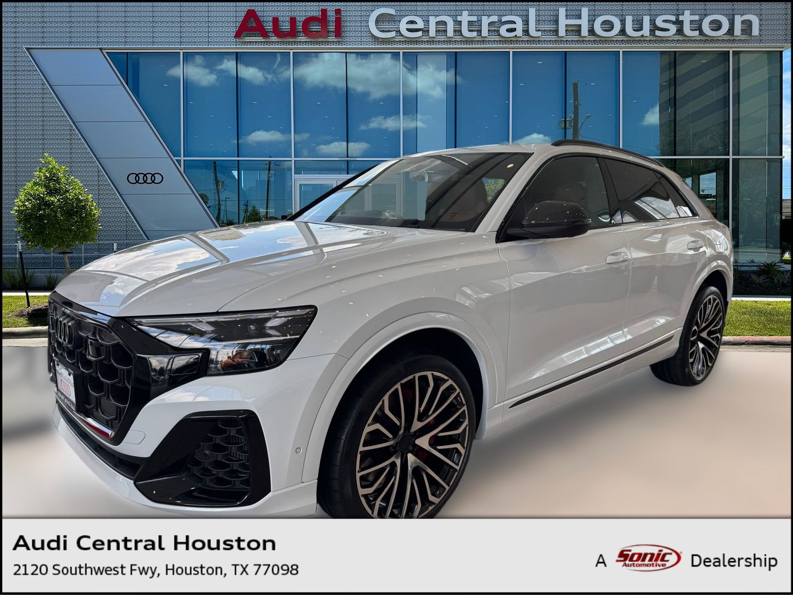 2026 Audi SQ8 Prestige's photo